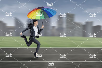 تصویر ورزش کردن در هوای بارانی