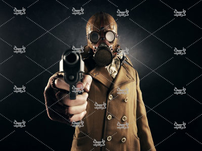 دانلود تصویر آقا به همراه تفنگ و ماسک شیمیایی
