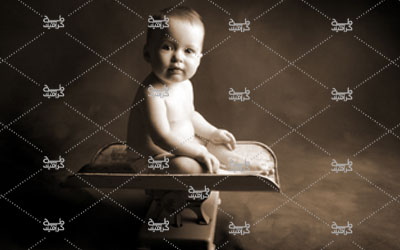 دانلود تصویر کودک در حالت نشسته
