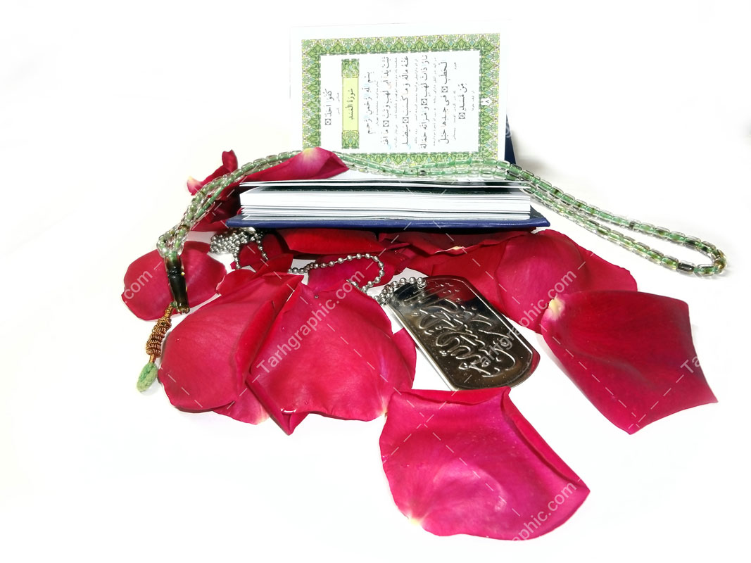 دانلود عکس گلبرگ و قرآن